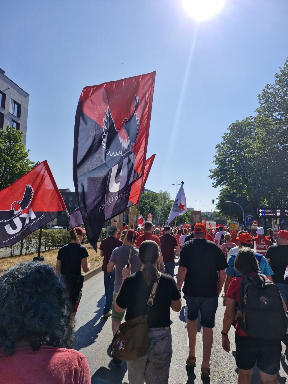 Auf der Straße, gegen die Reformen der Regierung!